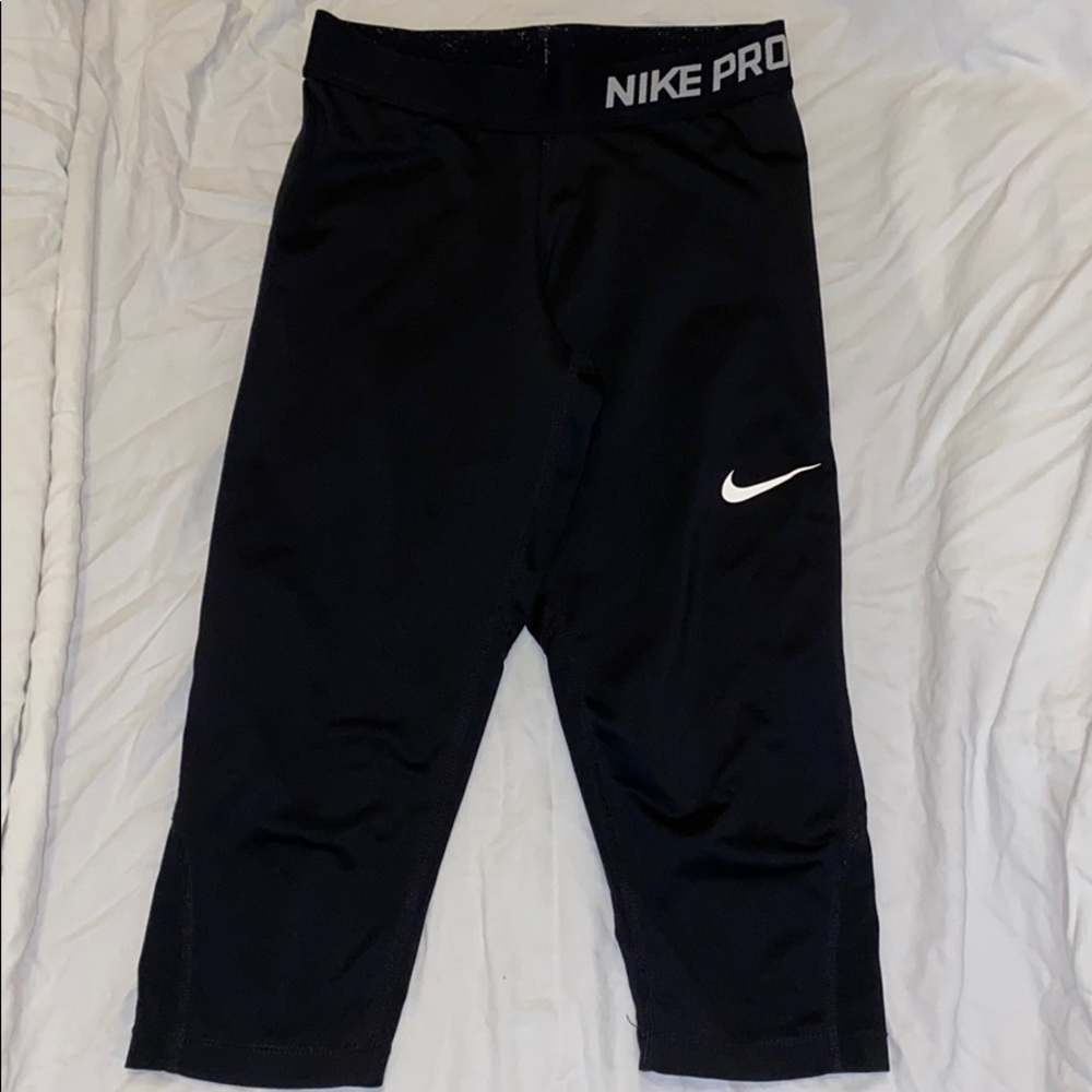 nike capris